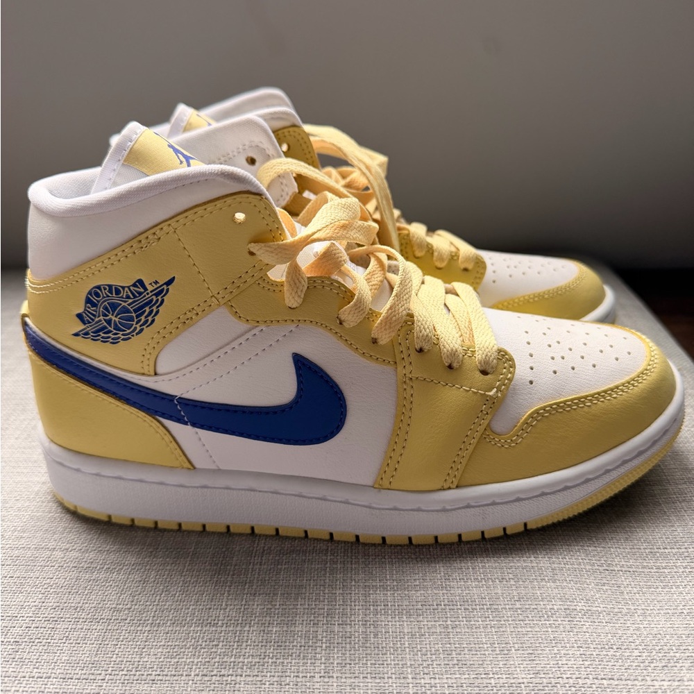 Air Jordan 1 Mid in Lemon Wash - Never Been Worn - Picture 2 of 8